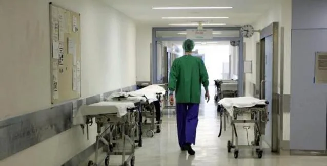 Έλεγχοι για αντικαπνιστικό στα νοσοκομεία -Βρέθηκαν να καπνίζουν γιατροί και προσωπικό