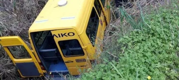 Ρόδος: Tροχαίο με σχολικό λεωφορείο -Έπεσε σε ρέμα βάθους τριών μέτρων