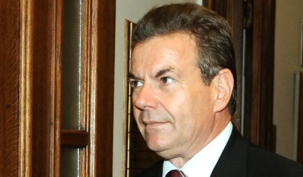 Πετρόπουλος για αναδρομικά: Θα δώσουμε αυτά που μπορούμε και χωρίς δικαστικές αποφάσεις