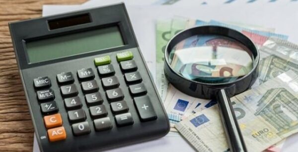 Ρύθμιση οφειλών: Τι αλλάζει – Πότε μπαίνει “κόφτης”