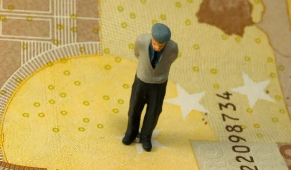 Αναδρομικά 110 ευρώ το μήνα για 80.000 νέους συνταξιούχους