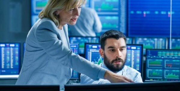 Reuters: H Ελλάδα έχει ανάγκη από μεγάλους επενδυτές για την επιστροφή της στις αγορές