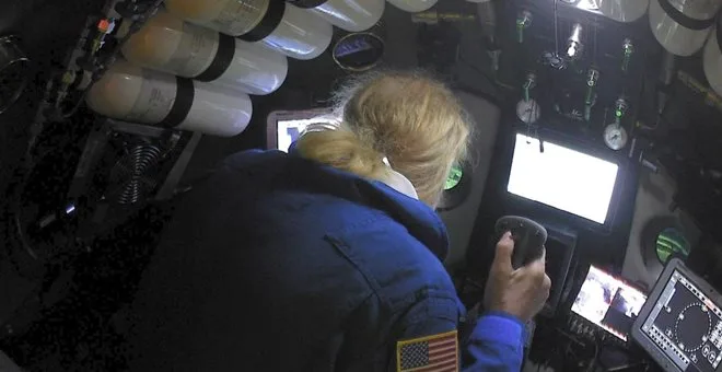 Αμερικανός βούτηξε στο βαθύτερο σημείο του πλανήτη και βρήκε σκουπίδια