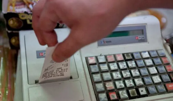 Σαφάρι ελέγχων της ΑΑΔΕ για τον ΦΠΑ – Ποιοί μπαίνουν στο στόχαστρο