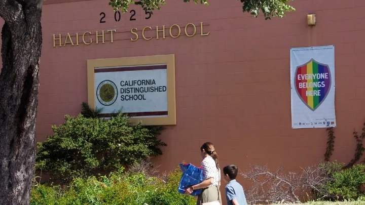 ΗΠΑ: Καρκινοπαθής δασκάλα πληρώνει τον αντικαταστάτη της όσο απουσιάζει λόγω ασθενείας