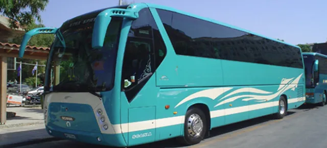 Παρατάθηκε η προθεσμία κατάθεσης πινακίδων και αδειών κυκλοφορίας τουριστικών λεωφορείων