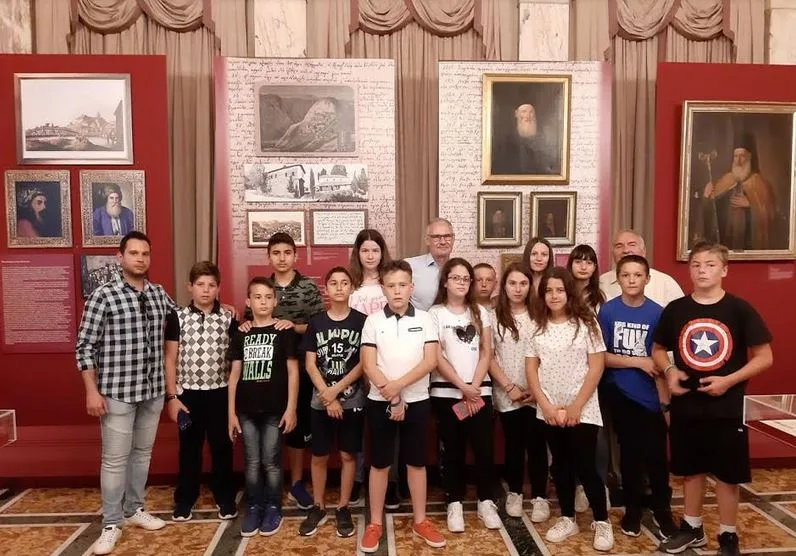 Tο Δημοτικό σχολείο χώρας Σάμου στο Ελληνικό Κοινοβούλιο