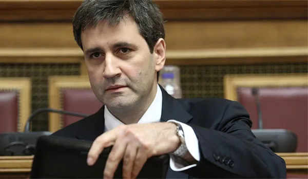 Απάντηση Χουλιαράκη σε Στουρνάρα: Προβλέπεται 4,1% πρωτογενές αποτέλεσμα για το ’19