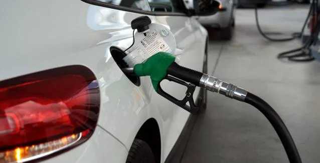 “Χρυσή” η βενζίνη: Το μεγάλο κόλπο με τις τιμές της αμόλυβδης που πληρώνουμε ακριβά