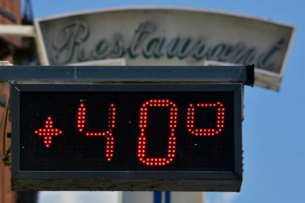 Αναβλήθηκαν σχολικές εξετάσεις στη Γαλλία εξαιτίας του καύσωνα