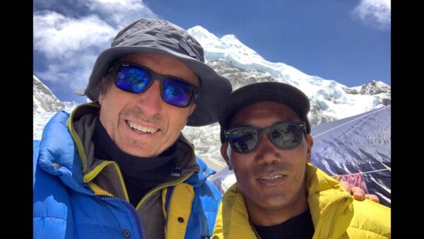 Αντώνης Συκάρης: Ο άνθρωπος που ανέβασε την ελληνική σημαία στις ψηλότερες κορυφές της γης