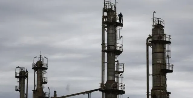 Πέφτουν οι τιμές του πετρελαίου στις ασιατικές αγορές