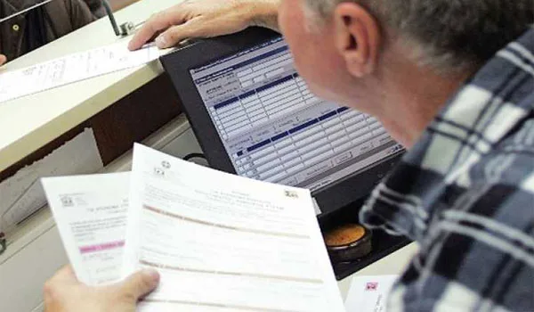 Φορολογική δήλωση: Οι τρεις παγίδες υπερφορολόγησης για τους συνταξιούχους