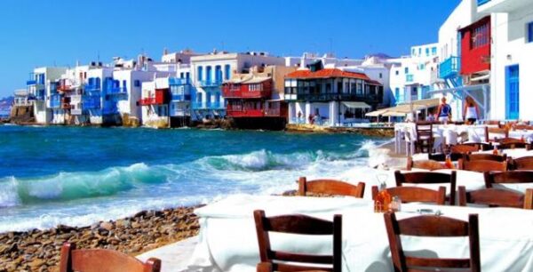 Απόβαση εφοριακών στα νησιά – Πού εστιάζονται οι έλεγχοι