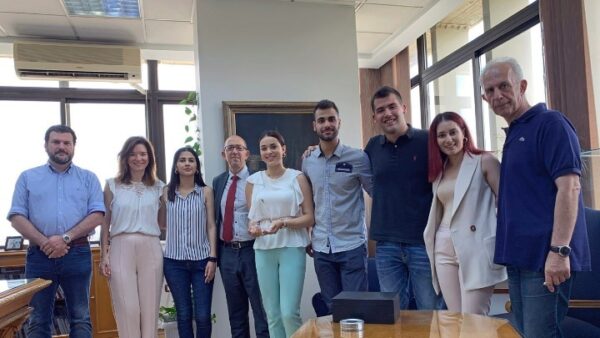 Παγκόσμιοι ηγέτες στην επιχειρηματολογία έξι προτυχιακοί φοιτητές του ΠΑΜΑΚ