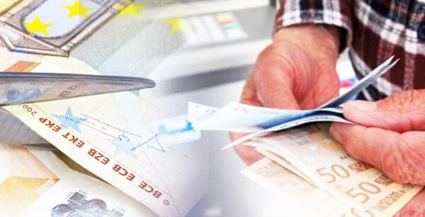 Στο… ράφι παραμένουν χιλιάδες συντάξεις