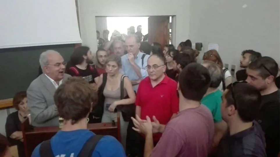 Θεσσαλονίκη: Φοιτητές εισέβαλαν πάλι στο ΑΠΘ