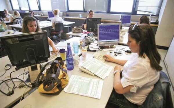 Μόνο με ραντεβού στην εφορία: Τι αλλάζει από σήμερα