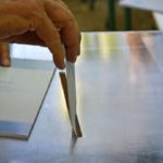 Εκλογές 2019 - Εξάρχεια: Επίθεση σε δυο εκλογικά τμήματα - Πήραν και έκαψαν κάλπη στην πλατεία