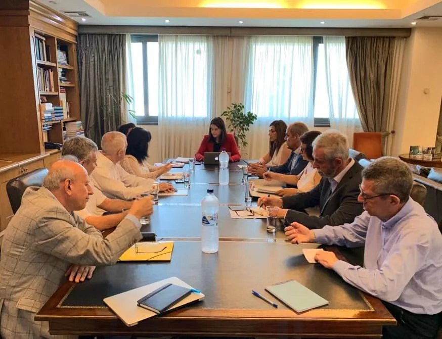 Η πρώτη σύσκεψη της Ν. Κεραμέως στο Υπουργείο Παιδείας