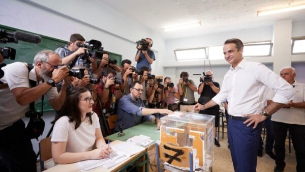 Μητσοτάκης: Σήμερα οι Ελληνίδες και οι Έλληνες παίρνουν τις τύχες του τόπου στα χέρια τους