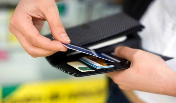 Πληρώνετε με πιστωτική κάρτα; Όλες οι αλλαγές από τις 14 Σεπτεμβρίου