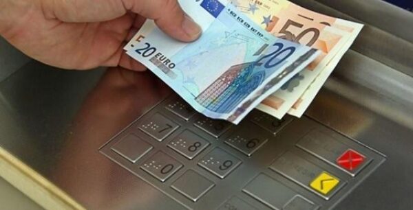 Γερμανικός Τύπος για την άρση των capital control: Εμβάσματα χωρίς όριο από την Ελλάδα