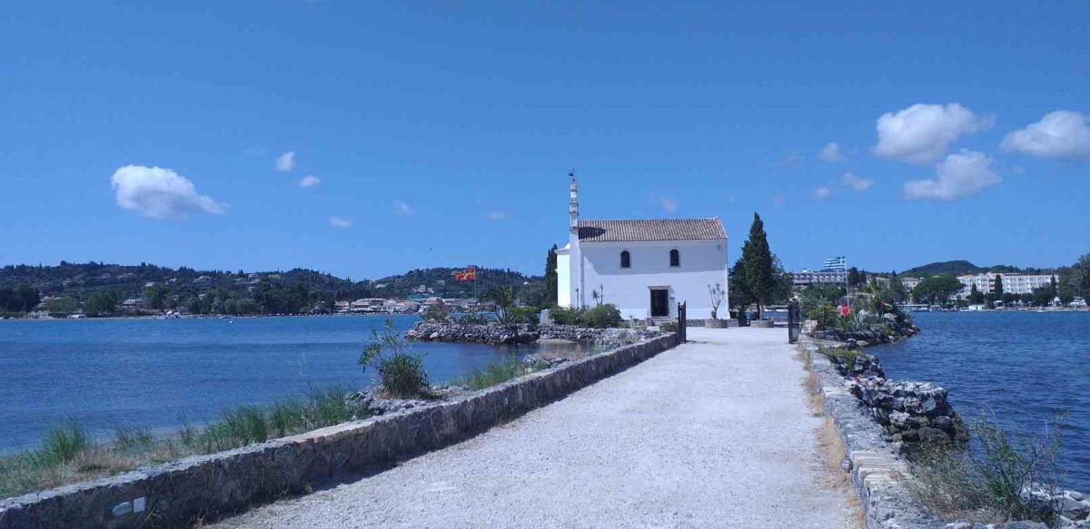 Η Εκκλησία της Υπαπαντής του Χριστού ένα ιστορικό διαμάντι «καρφιτσωμένο» μέσα στη θάλασσα