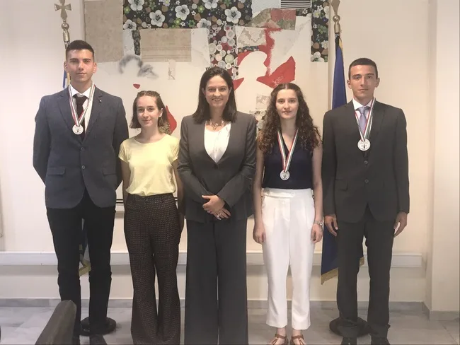 Η Υπουργός Παιδείας και Θρησκευμάτων τίμησε μαθητές που διακρίθηκαν στη Διεθνή Ολυμπιάδα Βιολογίας