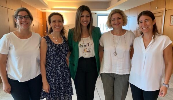 Συνάντηση της Υφυπουργού Παιδείας για την εισαγωγή του εθελοντισμού στα σχολεία