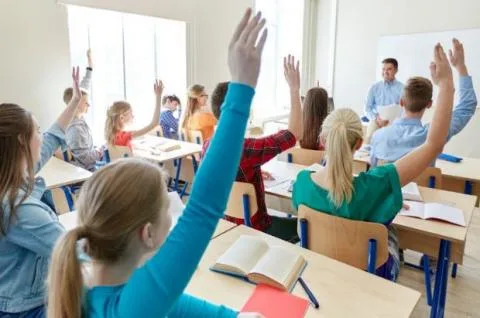 Έρευνα: Πιο σημαντική για την υγεία των εφήβων η καλή σχέση μαθητών – καθηγητών από ότι οι φίλιες