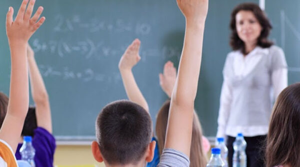 Συνδιδασκαλίες και κενά στην εκπαίδευση: Ένα έργο σε επανάληψη