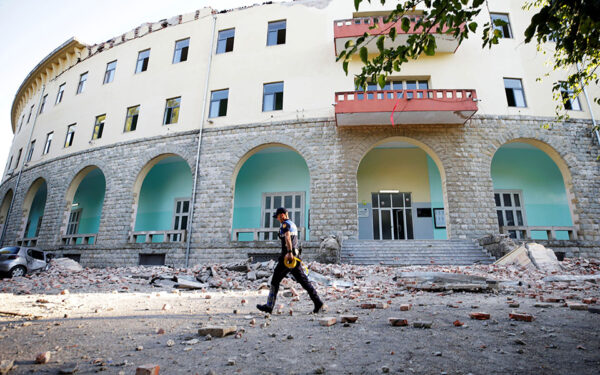 Σεισμός Αλβανία: Ζημιές καταστροφές και δεκάδες τραυματισμοί