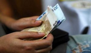 Μειώθηκαν οι οφειλέτες του Δημοσίου τον Αύγουστο