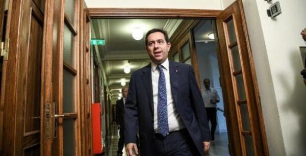 Μηταράκης: Στοίχημα η δημιουργία σταθερών πλήρους απασχόλησης θέσεων εργασίας