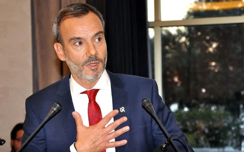 Θεσσαλονίκη: Ο Κ. Ζέρβας σε αγιασμό σχολείου – «Νιώθω κι εγώ πρωτάκι»