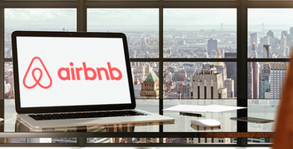 Έρχονται μέτρα φωτιά για τα Airbnb: Τι πρέπει να περιμένουν οι ιδιοκτήτες ακινήτων