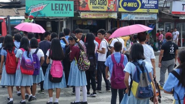 Ένας μαθητής νεκρός από τον ισχυρό σεισμό στις Φιλιππίνες