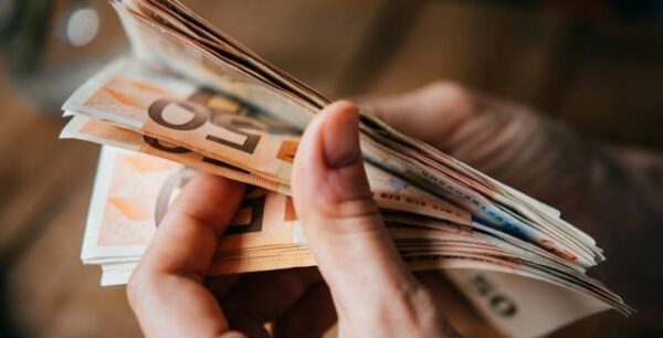 ΟΠΕΚΑ: Ξεκινά η πληρωμή ΚΕΑ, επίδομα ενοικίου και προνοιακά επιδόματα