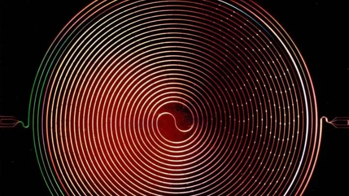 Νέο ρεκόρ κβαντικής υπέρθεσης με 2.000 άτομα να βρίσκονται ταυτόχρονα σε δύο διαφορετικά μέρη