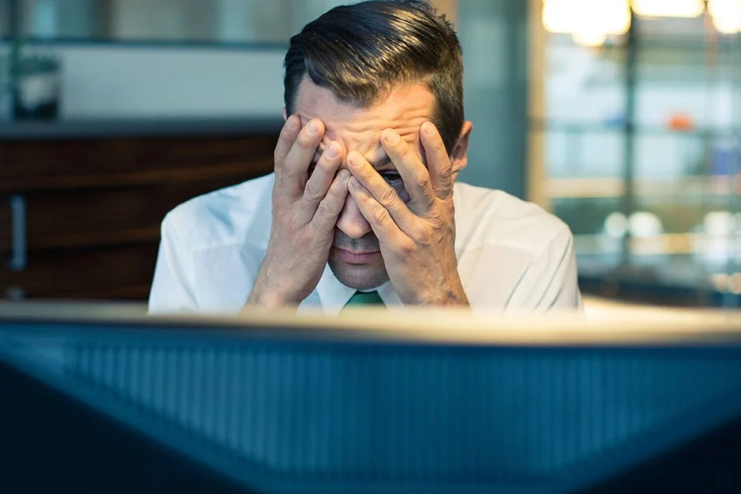 Ο χαμηλός μισθός προκαλεί πρόωρη γήρανση εγκεφάλου