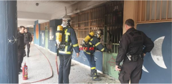 Πάτρα: Έριξαν οκτώ μολότοφ σε Γυμνάσιο – Μεγάλες καταστροφές