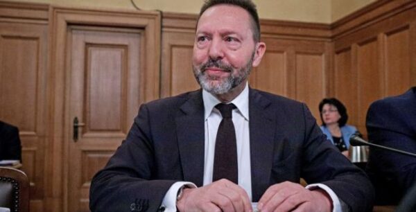 Προειδοποίηση Στουρνάρα για κίνδυνο νέας παγκόσμιας ύφεσης