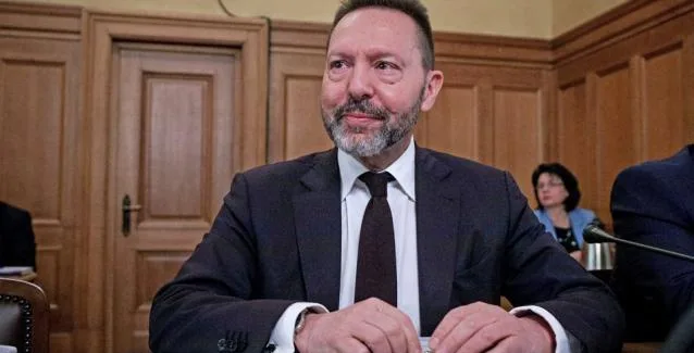 Προειδοποίηση Στουρνάρα για κίνδυνο νέας παγκόσμιας ύφεσης