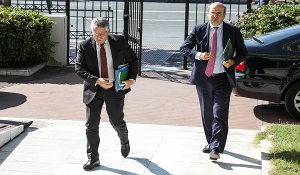 Τα μέτρα της τελευταίας στιγμής που έπεισαν τους θεσμούς