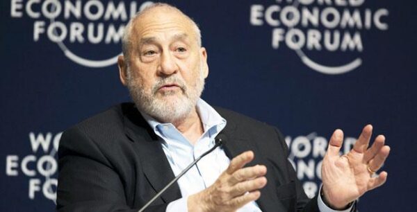 Στίγκλιτς: Η Ελλάδα είχε σχεδιάσει προσεκτικά την επιστροφή στη δραχμή