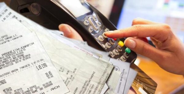 Νέα δεδομένα με τις αποδείξεις: Μπαίνει πλαφόν για ηλεκτρονικές συναλλαγές από το 2020