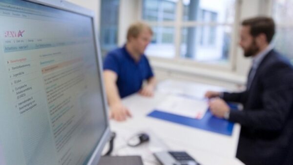 Αρχίζει η ενιαία ταυτοποίηση των πολιτών στα μητρώα του Δημοσίου