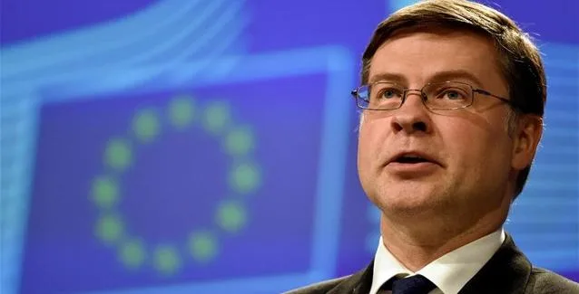 Κομισιόν: «Μισάνοιχτο» το παράθυρο για τα πρωτογενή πλεονάσματα