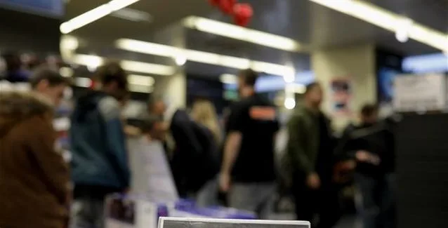 Lockdown: Τέλος η είσοδος σε μαγαζιά για τους επαγγελματίες – Ποιές αλυσίδες κλείνουν